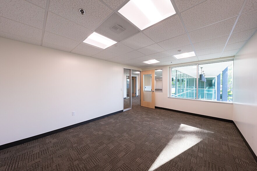 More Photos Of 1641 Reynolds Ave, Irvine Warehouse For Lease