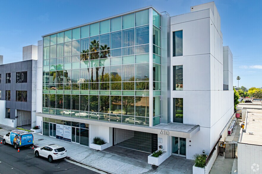 Primary Photo Of 610 W Broadway, Glendale Medical For Sale