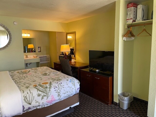 More Photos Of 37760 US Highway 50, Gunnison Hotel For Sale