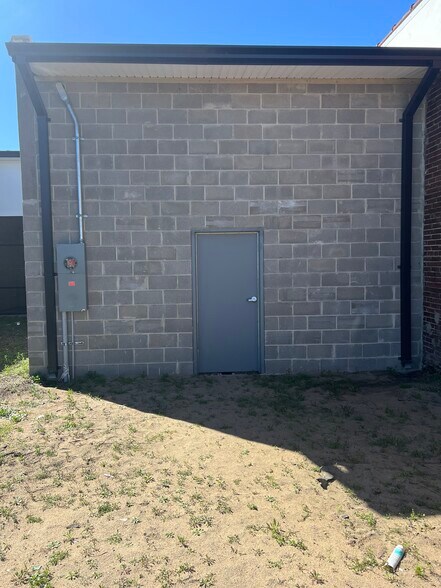 More Photos Of 109 E Hale Ave, Osceola Office For Sale