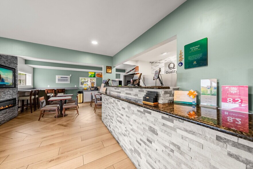 More Photos Of 2930 Main Ave, Durango Hotel For Sale