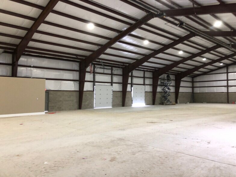 More Photos Of 11220-11230 Lemen Rd, Whitmore Lake Warehouse For Lease