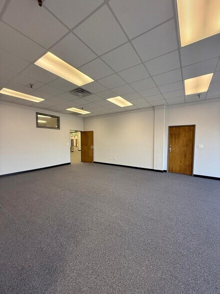 More Photos Of 421 Maiden Ln, Fayetteville Restaurant For Lease