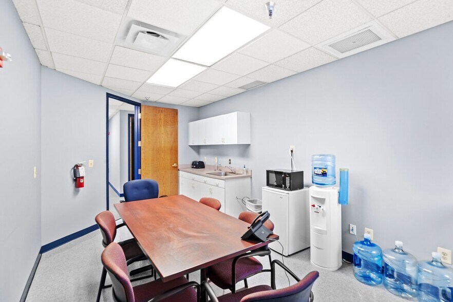 More Photos Of 4640 Forbes Blvd, Lanham Office For Lease