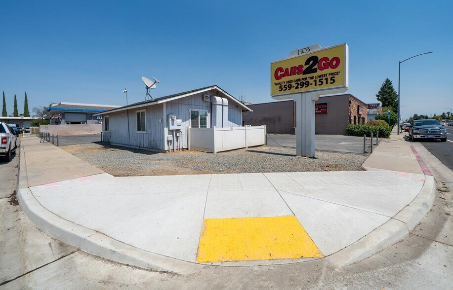 Primary Photo Of 1103 Barstow Ave, Clovis Auto Dealership For Lease