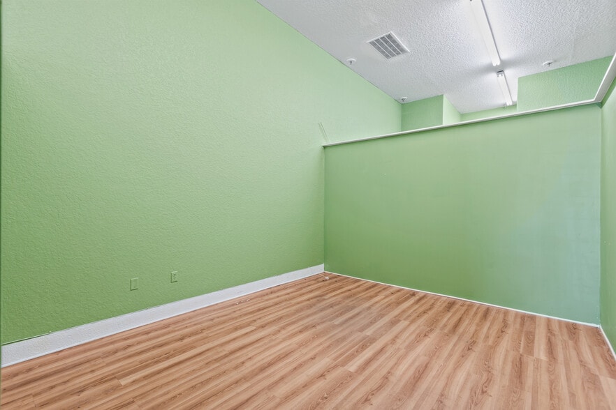 More Photos Of 226 King St, Cocoa Unknown For Lease