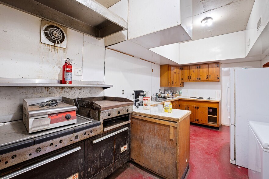 More Photos Of 2913 Creek Rd, Yorklyn Specialty For Sale