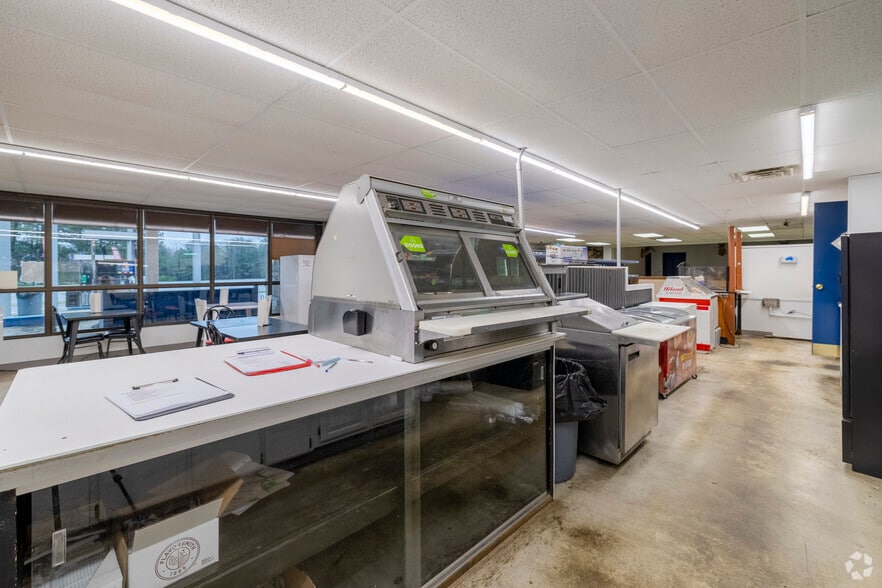 More Photos Of 7781 Highway 167 S, Sheridan Convenience Store For Lease