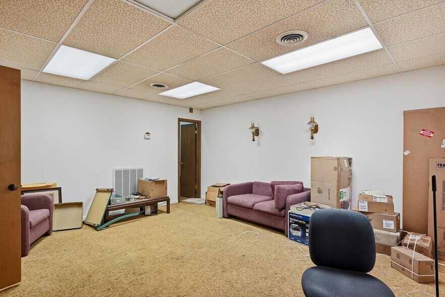 More Photos Of 156 Central Ave NW, Cleveland Convenience Store For Sale