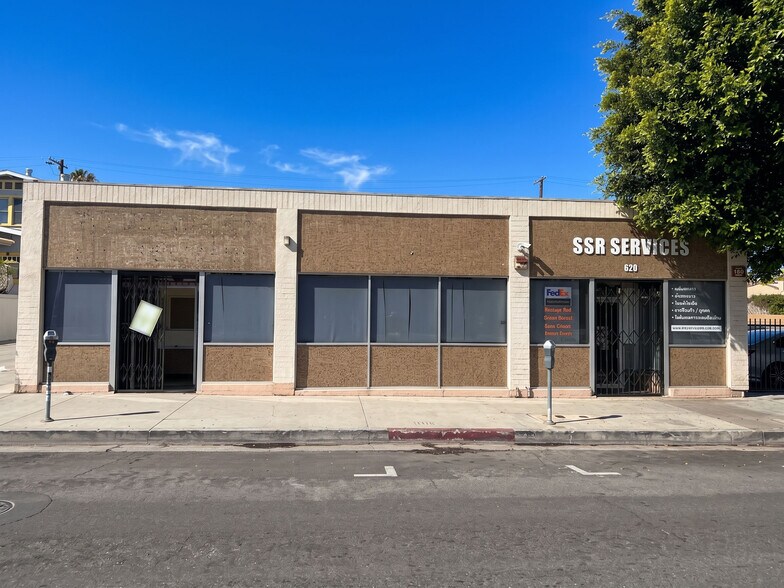 Primary Photo Of 622 N Larchmont Blvd, Los Angeles Office For Lease