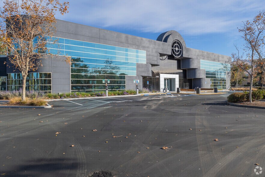 More Photos Of 47200 Bayside Pky, Fremont Flex For Sale