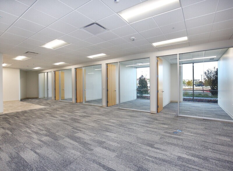 More Photos Of 8560 Belleview Dr, Plano Unknown For Lease