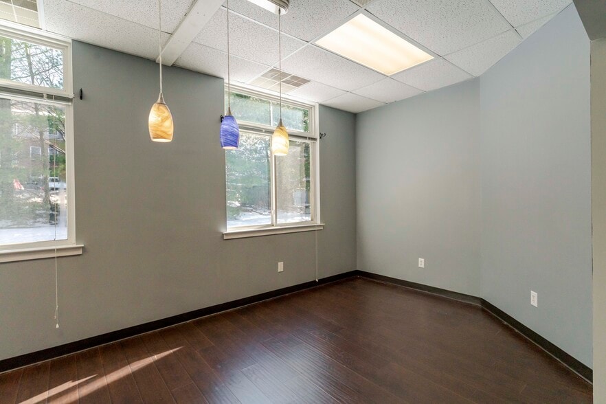 More Photos Of 1410 Incarnation Dr, Charlottesville Medical For Sale