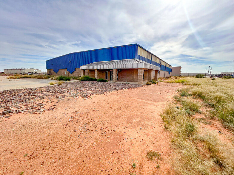 Primary Photo Of 140 Commerce Dr, Andrews Distribution For Lease