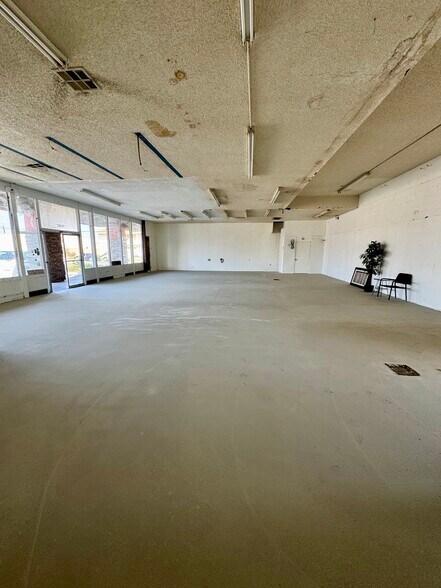 More Photos Of 13402-13428 Woodruff Ave, Bellflower Unknown For Lease