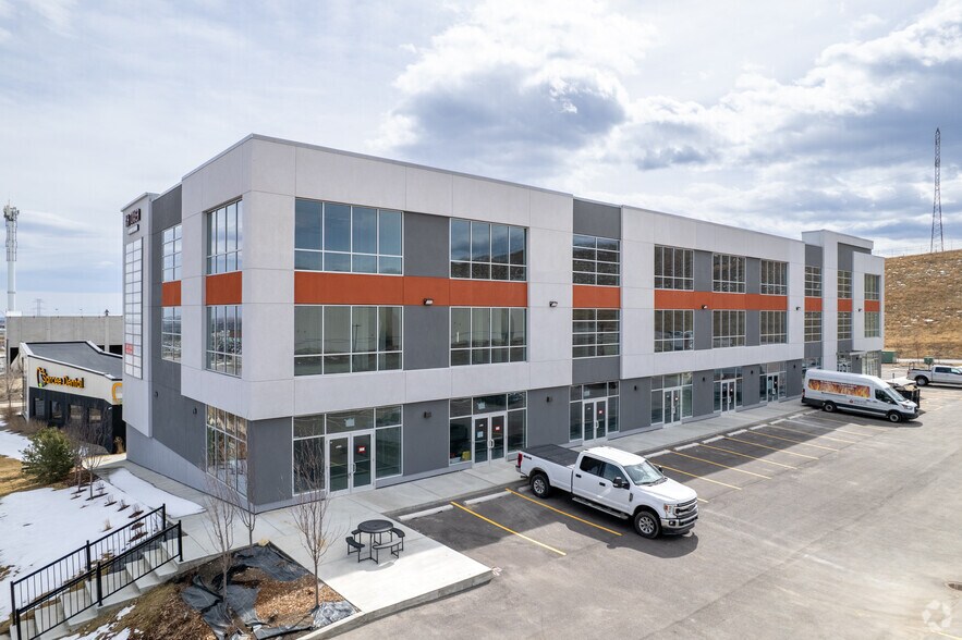 More Photos Of 198 Nolanridge Cres NW, Calgary Office For Lease