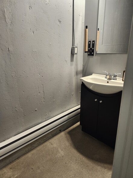 More Photos Of 1205 Queen St W, Toronto Apartments For Lease