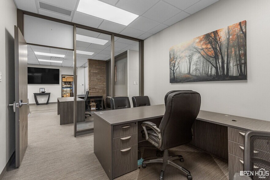 More Photos Of 915 9th St, Wichita Falls Office For Sale