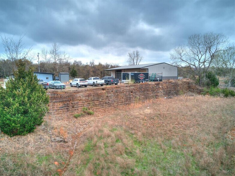 More Photos Of 6625 S Hiwassee Rd, Oklahoma City Showroom For Sale