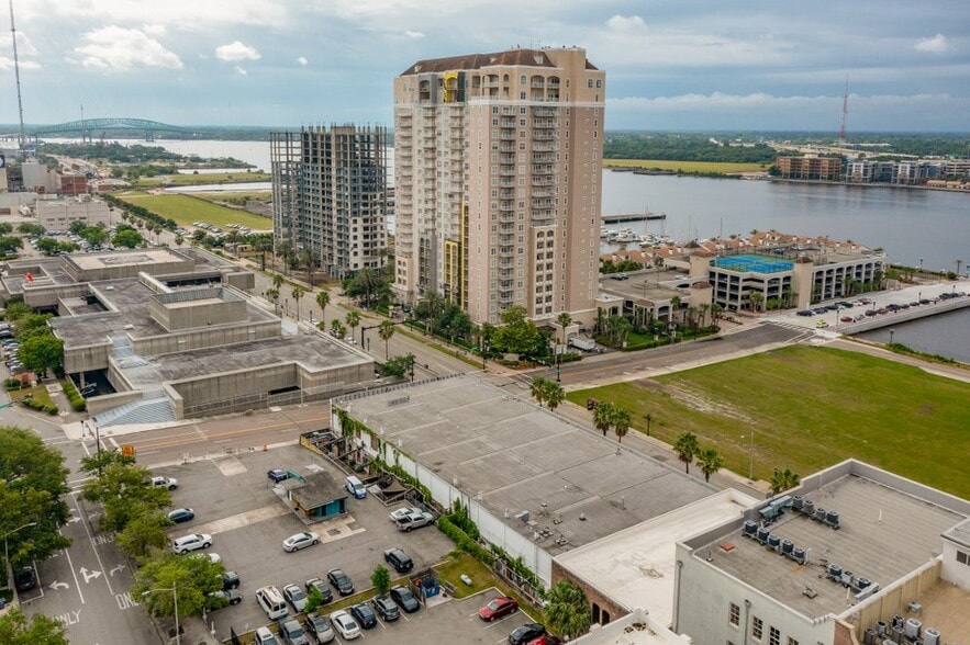 More Photos Of 327-345 E Bay St, Jacksonville Storefront Retail Office For Lease