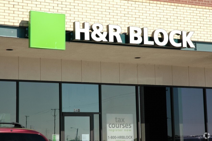 More Photos Of 3046 Lavon Dr, Garland General Retail For Lease