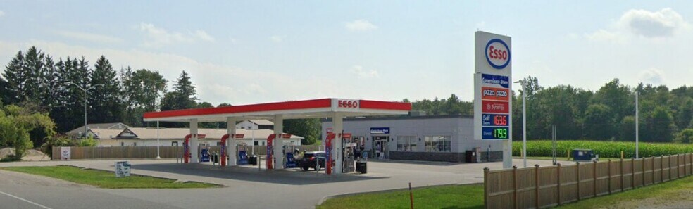 Primary Photo Of 595771 Oxford 59, Woodstock Service Station For Sale