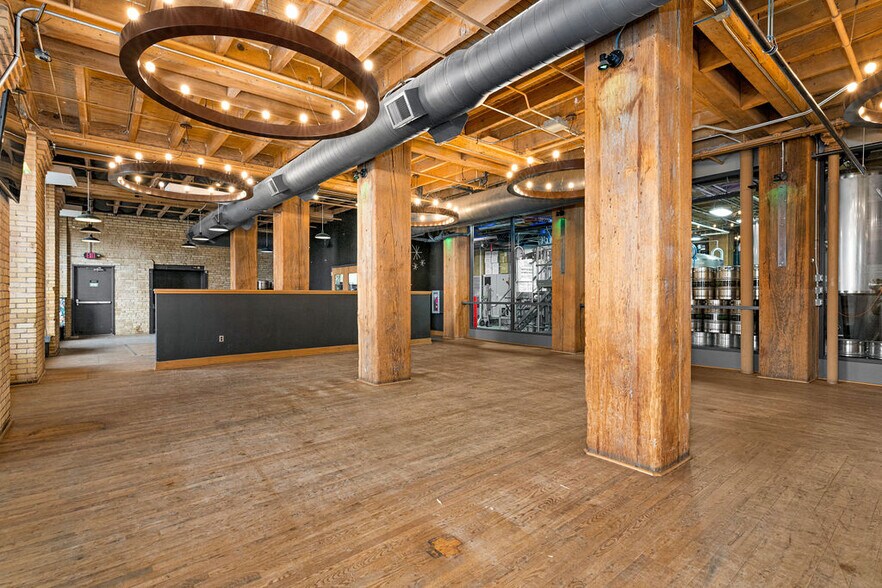 More Photos Of 325 S Lake Ave, Duluth Hotel For Lease