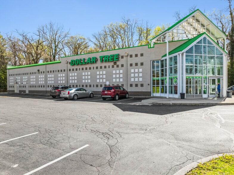 More Photos Of 7541 N Main St, Dayton Drugstore For Sale
