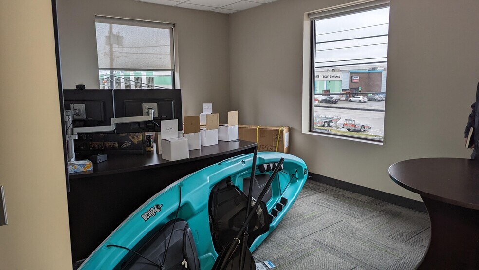 More Photos Of 700 York St, London Office For Lease