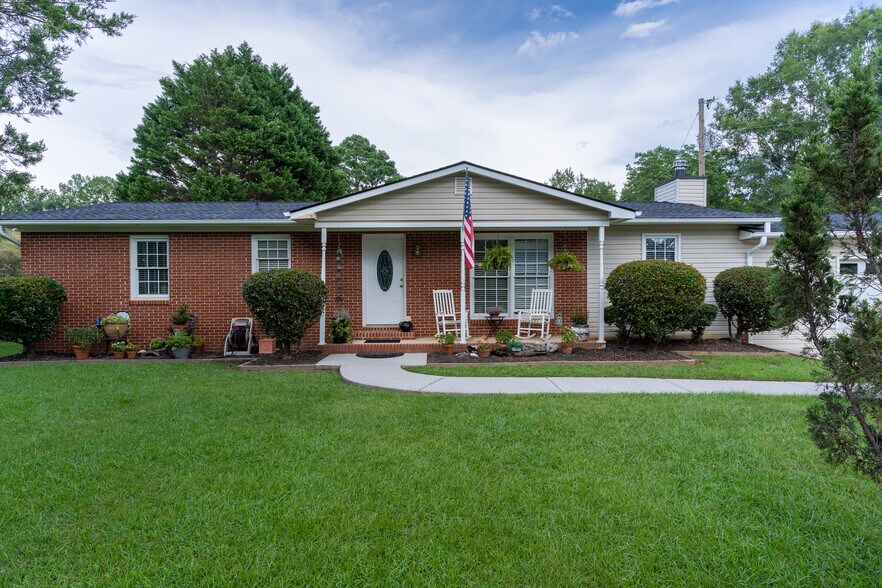 More Photos Of 1537 Jackson St, Locust Grove Office Residential For Sale