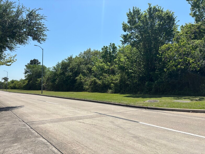 More Photos Of Pearland Parkway, Pearland Land For Sale