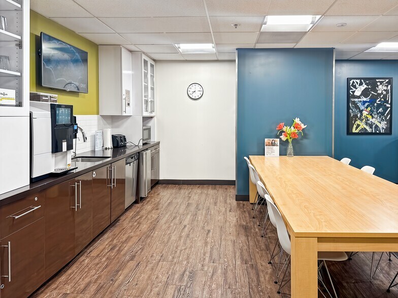 More Photos Of 1 Harbor Dr, Sausalito Coworking Space