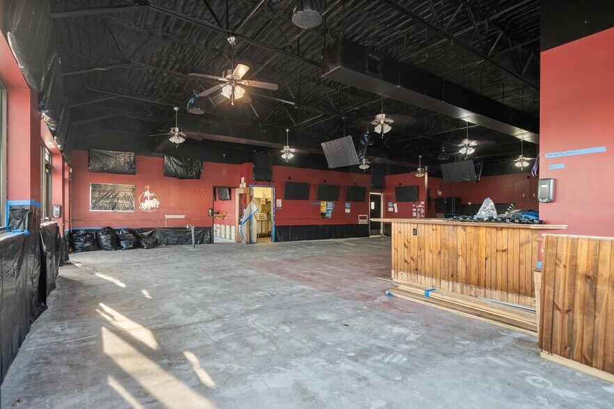 More Photos Of 2221 W Walnut St, Rogers Restaurant For Sale