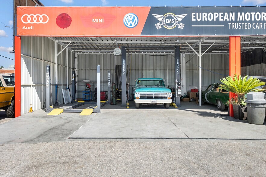 More Photos Of 8949-8951 Venice Blvd, Los Angeles Auto Repair For Lease