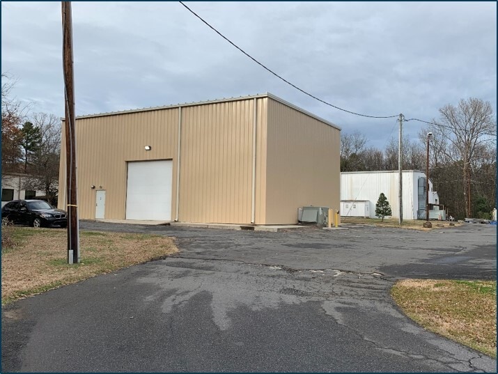 More Photos Of 10721 John Price Rd, Charlotte Light Manufacturing For Lease