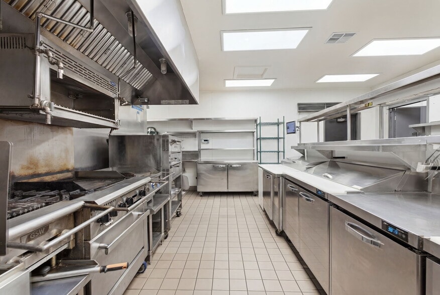More Photos Of 31502 Riverside Dr, Lake Elsinore Restaurant For Sale