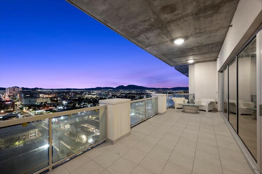 More Photos Of 900 S Las Vegas Blvd, Las Vegas Apartments For Sale