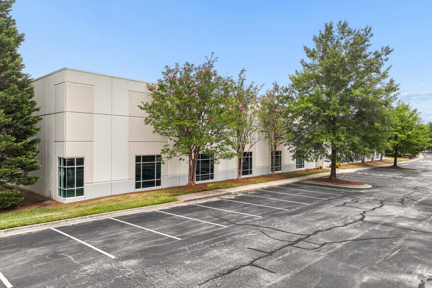 More Photos Of 4336 Federal Dr, Greensboro Unknown For Lease