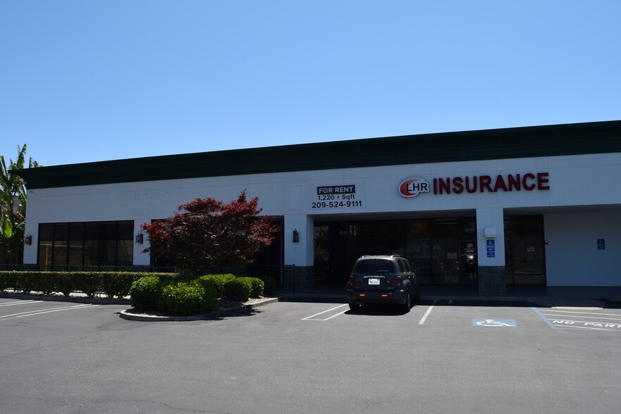 More Photos Of 2542 Patterson Rd, Riverbank Storefront Retail Office For Lease