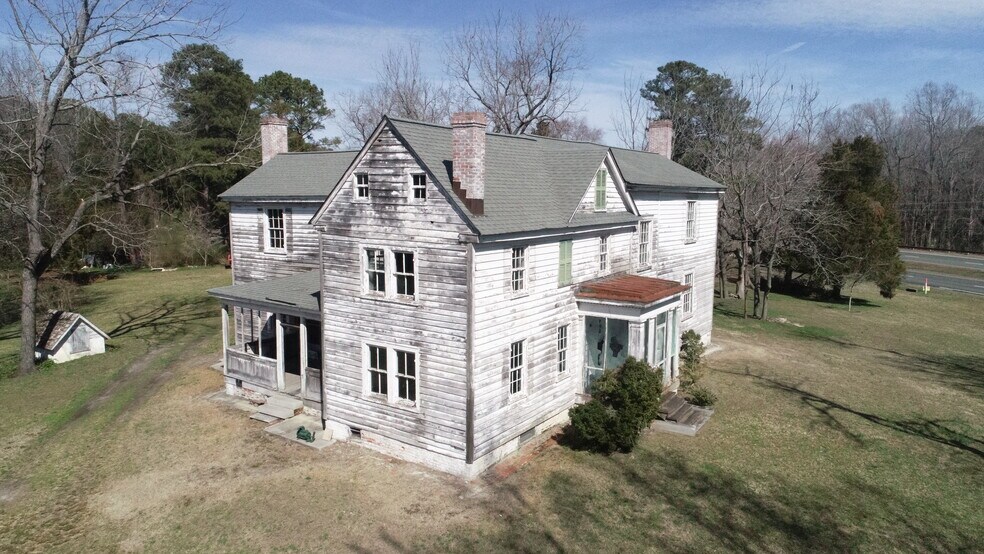 More Photos Of 7260 Main St, Gloucester Loft Creative Space For Sale