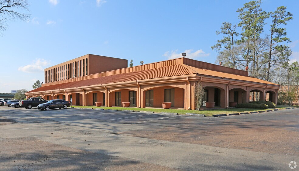 More Photos Of 100 North Fwy, Conroe Office For Lease