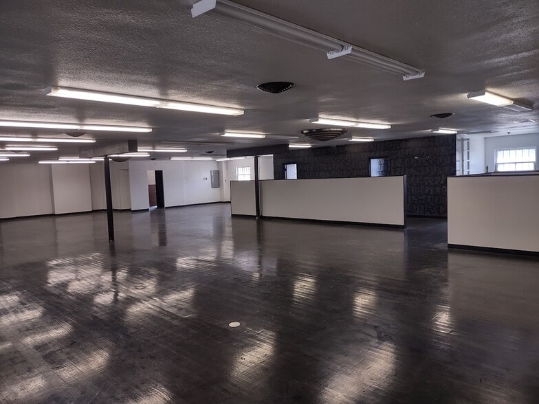 More Photos Of 104 W 10th St, Tracy Freestanding For Lease