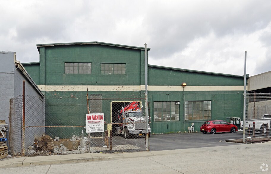 More Photos Of 97 E 2nd St, Bayonne Manufacturing For Lease