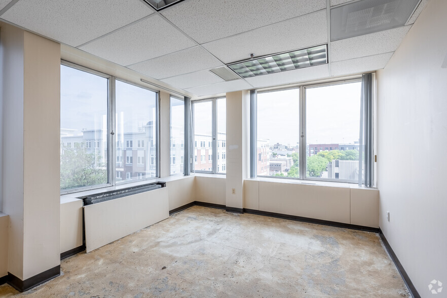 More Photos Of 25 E Salem St, Hackensack Office For Lease