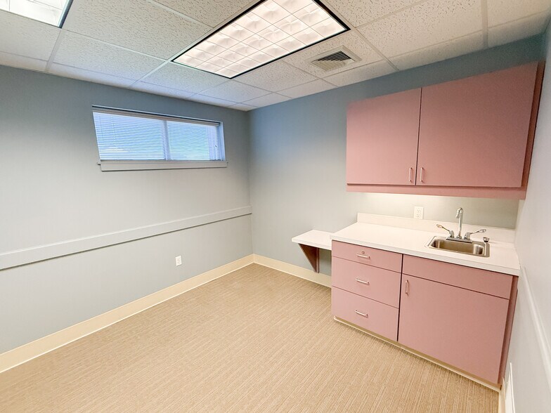 More Photos Of 723 Broad St, Duncansville Office For Lease