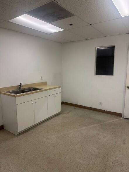 More Photos Of 161 Commerce Rd, Boynton Beach Warehouse For Sale