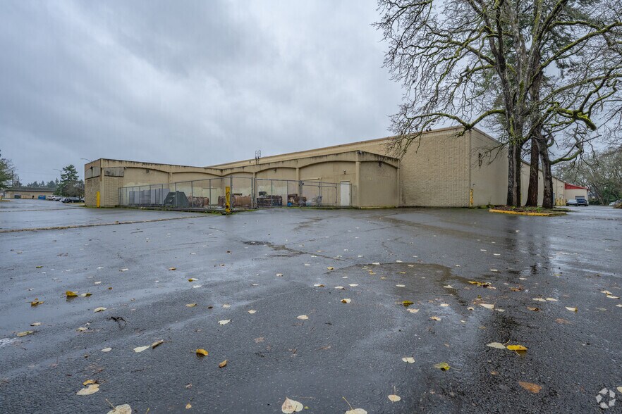 More Photos Of 5401-5409 100th St SW, Tacoma General Retail For Lease