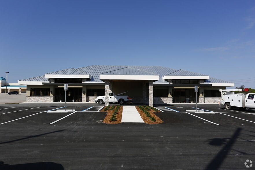 More Photos Of 1659 US Highway 27 N, Avon Park Medical For Sale