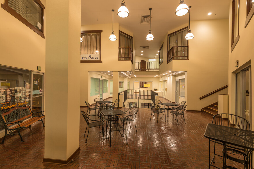 More Photos Of 882-886 Lincoln Way, Auburn General Retail For Lease