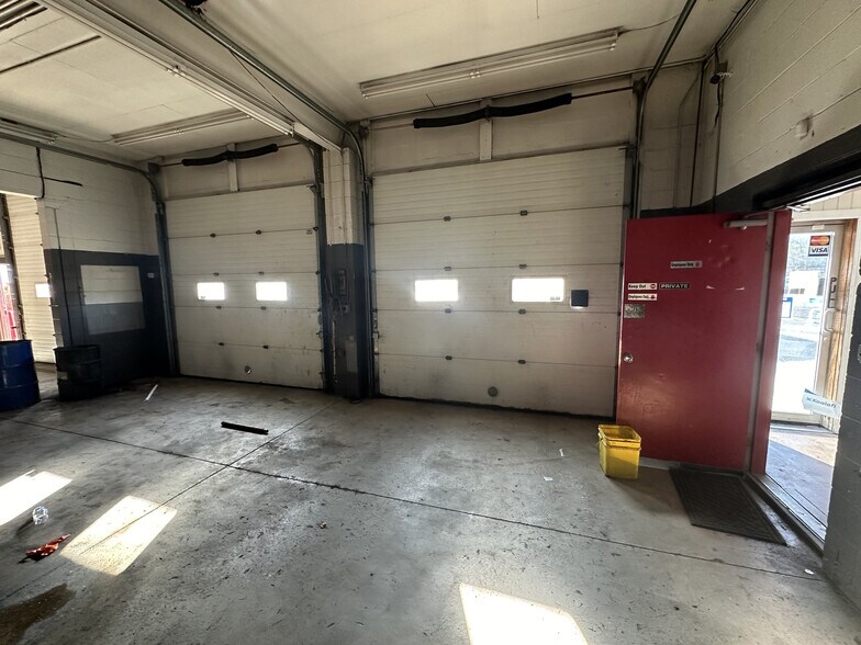 More Photos Of 3106 Walden Ave, Depew Auto Repair For Lease